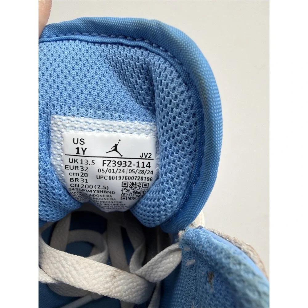 Air Jordan 1 Mid UNC University Blue - Youth Size 1Y Classic AJ1  GreatCondition
